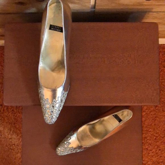 Stepping out in Style with Stuart Weitzman - Picture 2 of 4
